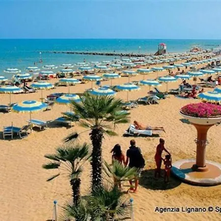 Holiday home Bifamiliare A Lignano Pineta